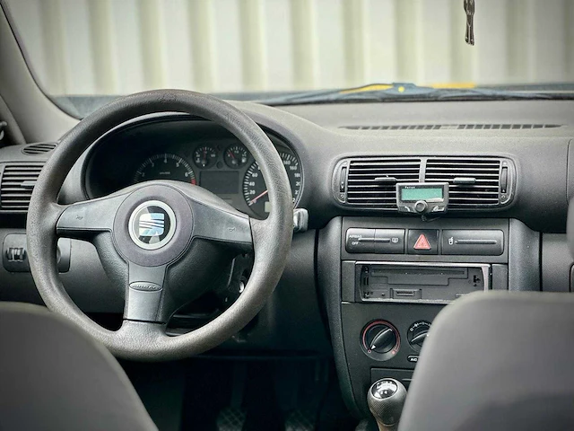 Seat leon 1.6 16v stella, 62-jz-pb - afbeelding 2 van  15