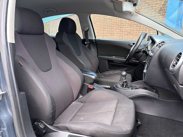 Seat leon 1.6 25 edition | 38-hsh-1 i - afbeelding 19 van  28