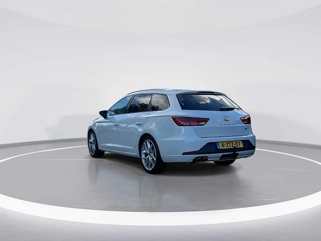 Seat leon st 2.0 tdi fr dynamic | 4-ztz-07 - afbeelding 2 van  6