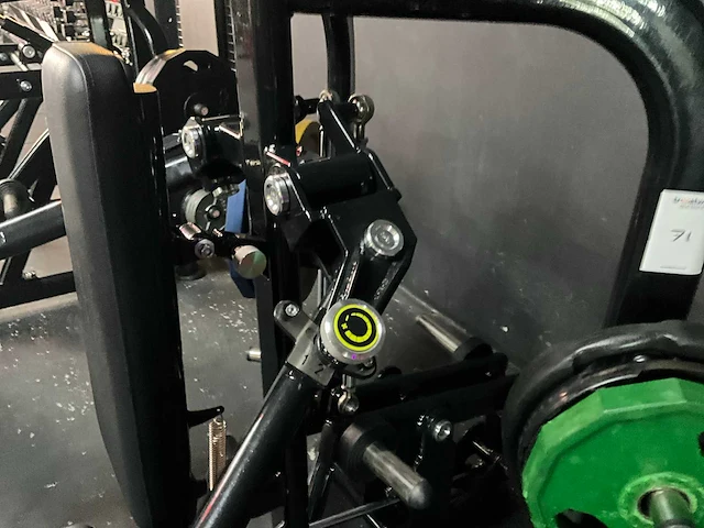 Seated side raise - afbeelding 9 van  10