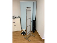 Seca spiegel, doktersweegschaal en banners - afbeelding 3 van  5