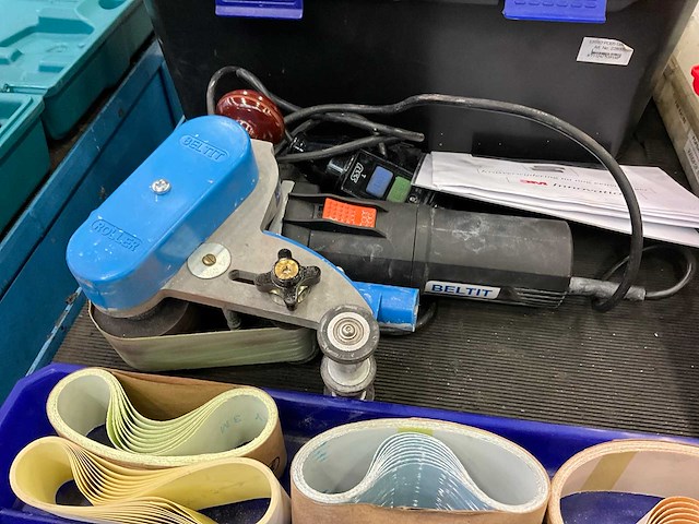 Seco glastechniek bandschuurmachine - afbeelding 2 van  4