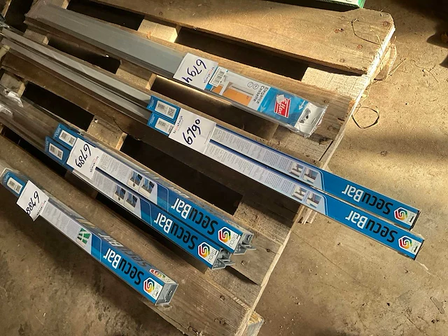 Secubar - schuifpuibeveiliging basic - 1430mm aluminium - deurbeslag ramen en deuren (2x) - afbeelding 1 van  3