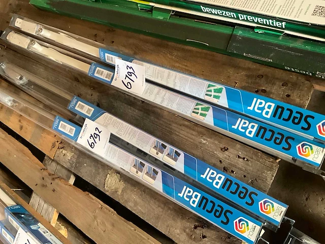 Secubar - schuifpuibeveiliging plus - 1120-1800mm wit - deurbeslag ramen en deuren (2x) - afbeelding 2 van  3