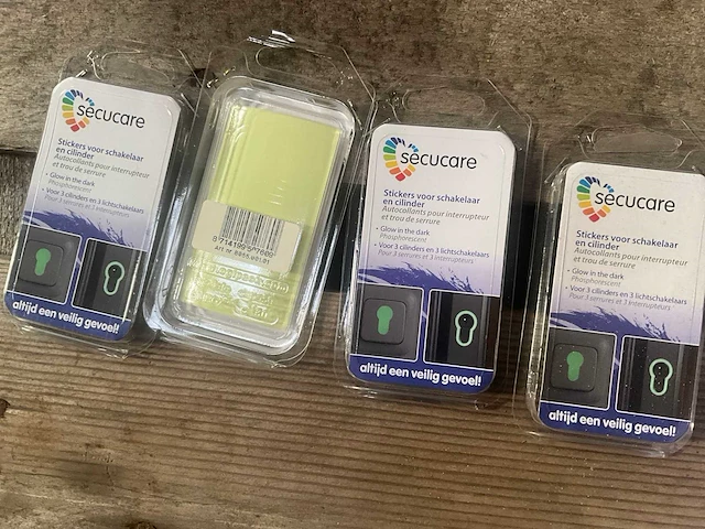 Secucare - glow in the dark sticker voor schakelaar - deurbeslag (4x) - afbeelding 5 van  5