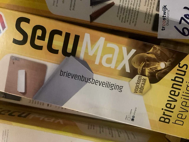 Secumax - brievenbusbeveiliging - zilvergrijs - deurbeslag (2x) - afbeelding 4 van  5