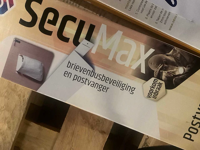 Secumax - brievenbusbeveiliging / postvanger - wit - raam en deurbeslag (2x) - afbeelding 4 van  5