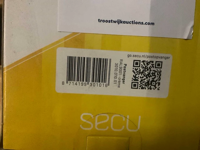 Secumax - brievenbusbeveiliging / postvanger - wit - raam en deurbeslag (2x) - afbeelding 5 van  5
