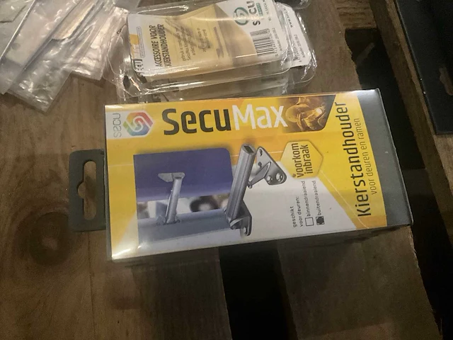 Secumax - kierstandhouder - achterdeur buitendraaiend rvs - raam en deurbeslag (2x) - afbeelding 3 van  5