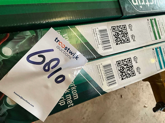 Secustrip - anti-inbraakstrip - basic 2050mm voordeur binnendraaiend wit - deurbeslag ramen en deuren (2x) - afbeelding 2 van  3