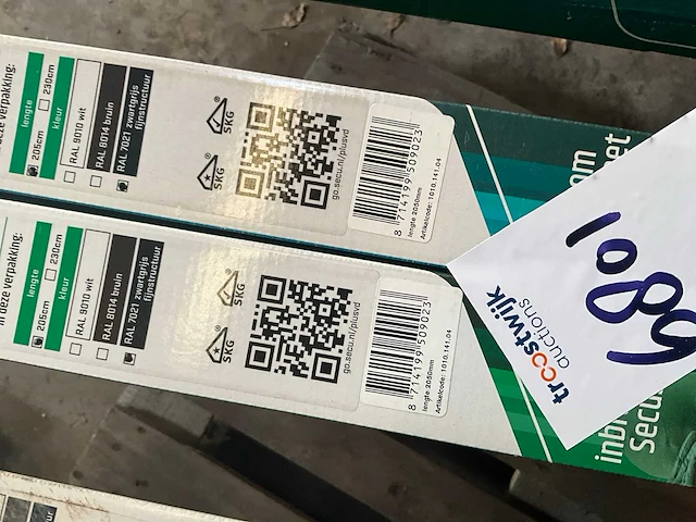 Secustrip - anti-inbraakstrip - plus 2050mm voordeur binnendraaiend zwartgrijs - deurbeslag ramen en deuren (2x) - afbeelding 2 van  3