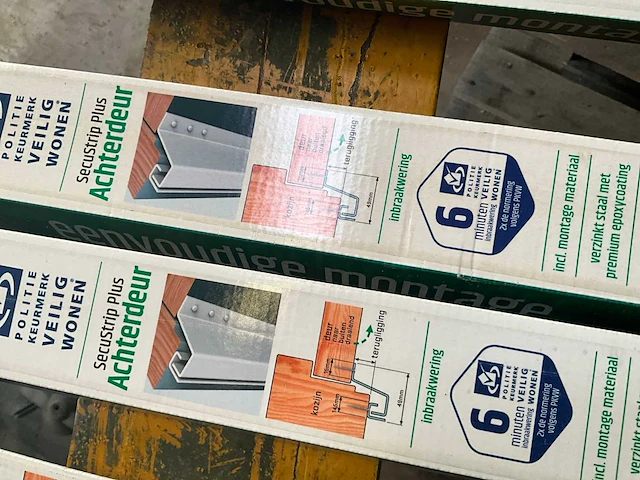 Secustrip - anti-inbraakstrip - plus 2115 mm achterdeur buitendraaiend terugligging 7-13mm wit - deurbeslag ramen en deuren (2x) - afbeelding 3 van  3