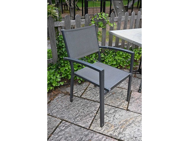 Sediamo terrasset bestaande uit 9 terrastafels en 36 terrasstoelen - afbeelding 4 van  8