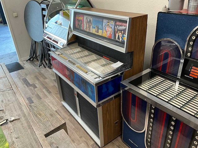 Seeburg ess160 stereo showcase jukebox - afbeelding 2 van  8