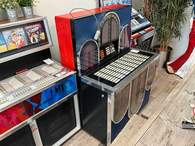 Seeburg estd4 stereo phonograph jukebox - afbeelding 1 van  10