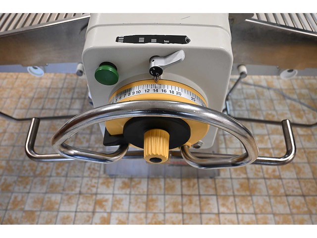 Seewer rondo automat sso 68 uitrolmachine - afbeelding 10 van  15