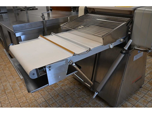 Seewer rondo automat sso 68 uitrolmachine - afbeelding 13 van  15