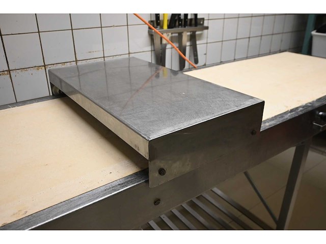 Seewer rondo sft 261 a rvs croissant uitrol snijtafel - afbeelding 8 van  12
