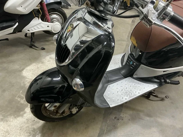 Seeyes/vom bromscooter dmb09a/bella milano e-scooter/scooter (2x) - afbeelding 11 van  21