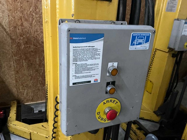 Sefac - vrachtwagen mobiele hefkolommen 4 st 6,5ton - 1987 - afbeelding 9 van  11