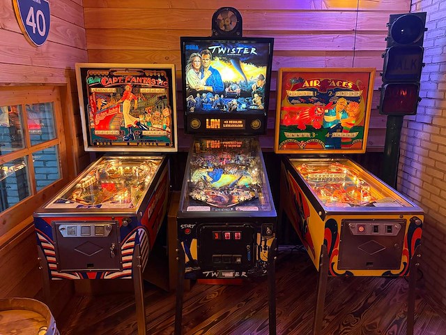 Sega - twister - flipperkast - afbeelding 15 van  16