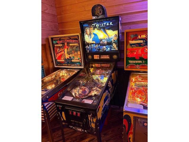 Sega - twister - flipperkast - afbeelding 14 van  16