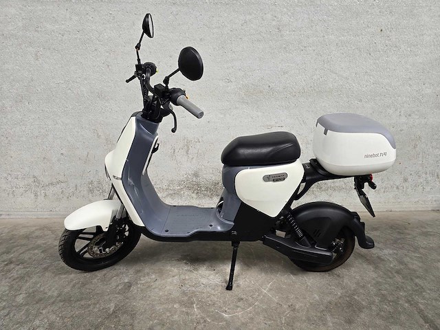 Segway-ninebot - elektrische bromscooter - b110s - 45km uitvoering fsg11n - afbeelding 4 van  7