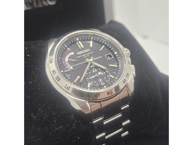 Seiko brightz solar radio wave controlled worldtimer herenhorloge - afbeelding 5 van  10