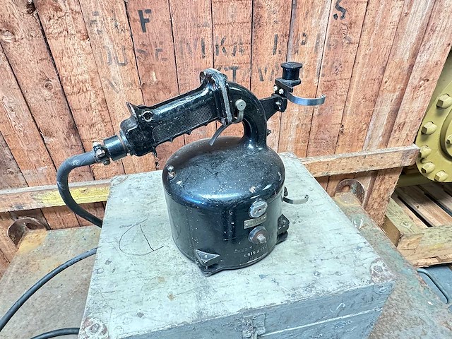 Seinlamp in houten kist - afbeelding 3 van  3