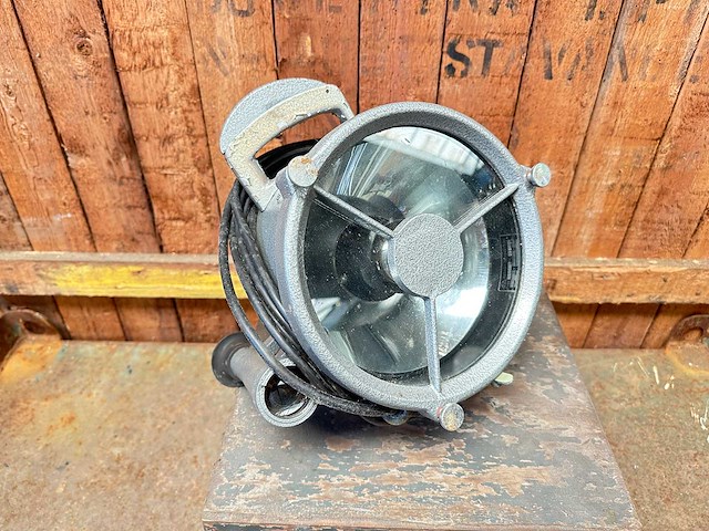 Seinlamp in houten kist - afbeelding 1 van  5