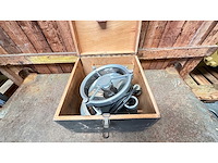 Seinlamp in houten kist - afbeelding 5 van  5