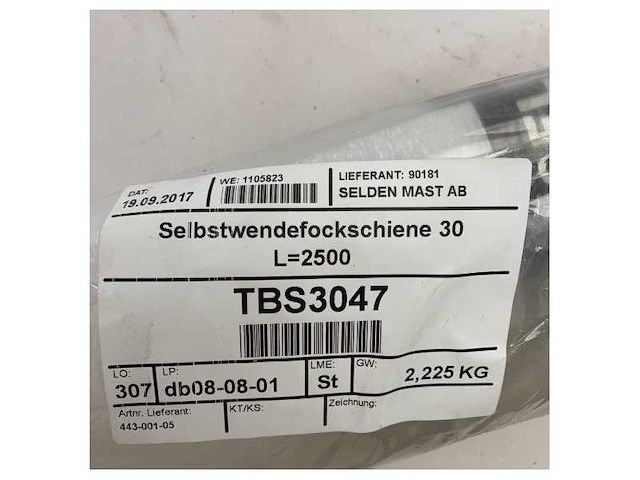 Selden track 30 30 mm normal aluminum black track 2500 mm-443-001-05 - afbeelding 1 van  4