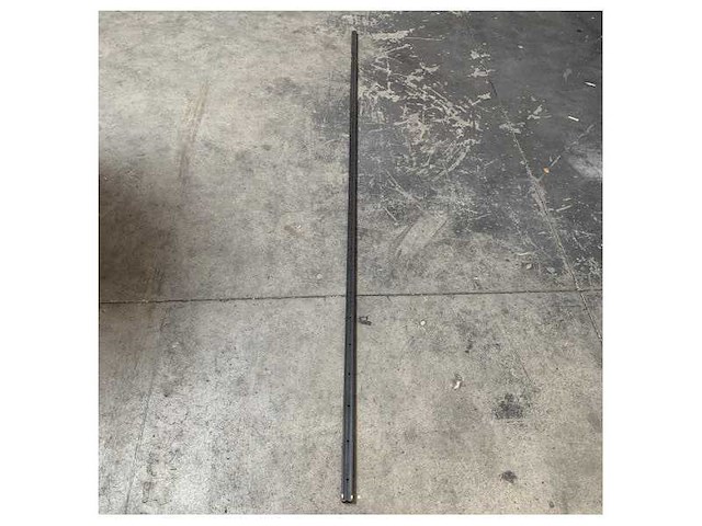 Selden track 30 30 mm normal aluminum black track 2500 mm-443-001-05 - afbeelding 2 van  4