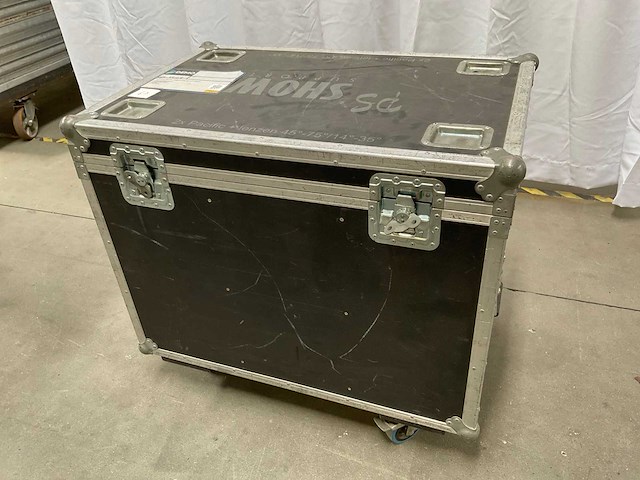 Selecon pacific 1 kw zoom spot (4x) - afbeelding 10 van  10