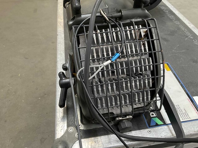 Selecon pacific 1 kw zoom spot (4x) - afbeelding 5 van  10