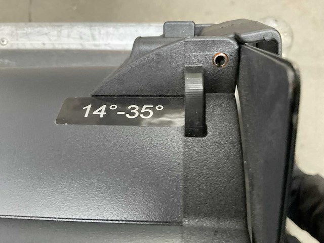 Selecon pacific 1 kw zoom spot (4x) - afbeelding 7 van  10