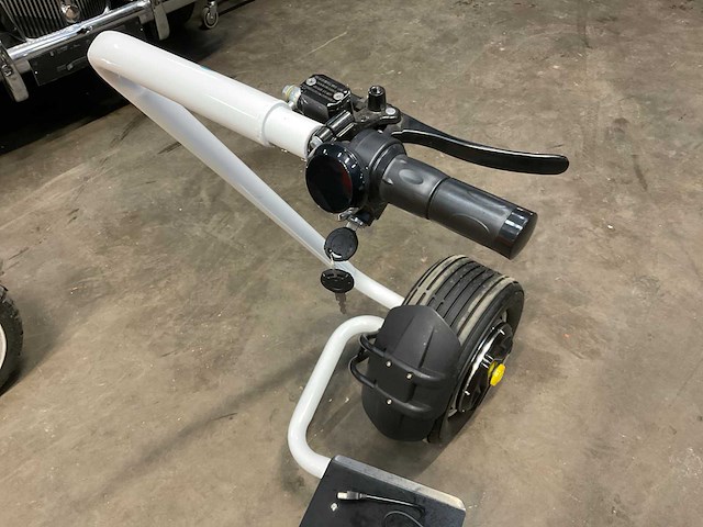 Self balancing electric moon scooter (zwart) - afbeelding 2 van  10