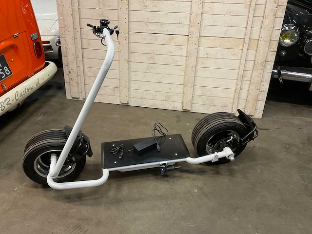 Self balancing electric moon scooter (zwart) - afbeelding 3 van  10