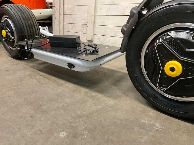 Self balancing electric moon scooter (zwart) - afbeelding 8 van  10