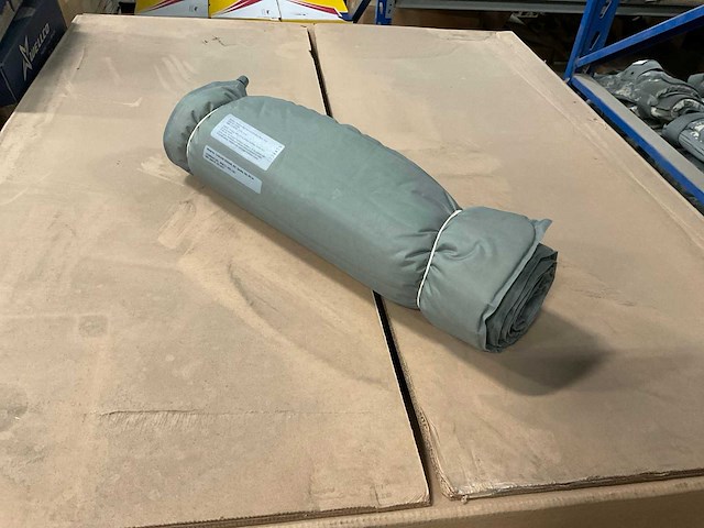 Self inflating sleeping mat (74x) - afbeelding 1 van  3