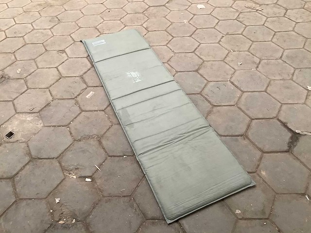 Self inflating sleeping mat (7x) - afbeelding 1 van  3