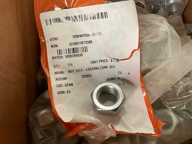 Self-locking nut (374x) - afbeelding 1 van  5