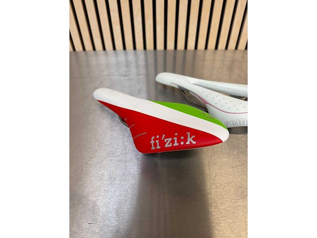 Selle italia slr lady, fizik arione r3 - zadel (2x) - afbeelding 2 van  8