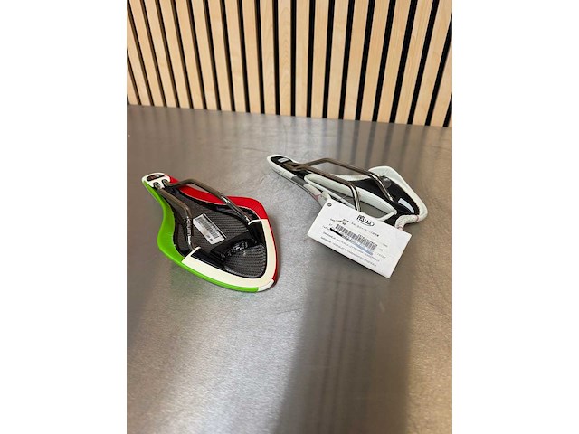 Selle italia slr lady, fizik arione r3 - zadel (2x) - afbeelding 6 van  8