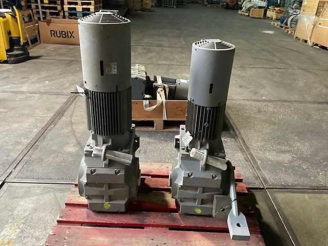 Selmers / bauer elektromotor met reductiekast (2x) - afbeelding 2 van  3