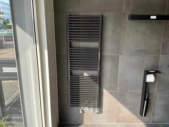 Selmo - drl e-comfort - designradiator - afbeelding 1 van  10