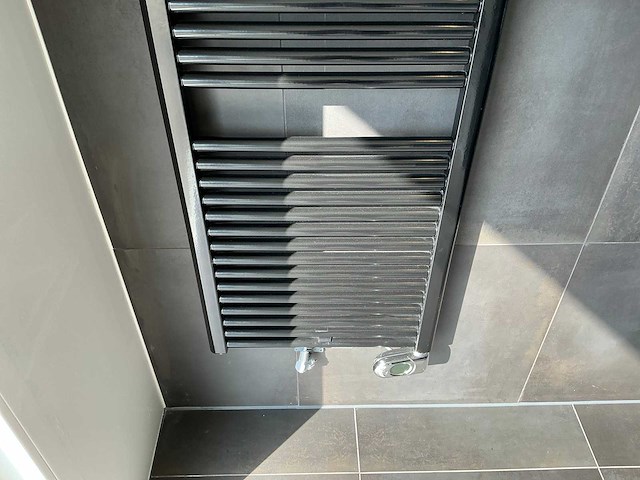 Selmo - drl e-comfort - designradiator - afbeelding 6 van  10
