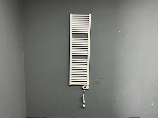 Selmo - musa plus - w-cl1-s-e - designradiator 40 x 141 cm - afbeelding 3 van  10
