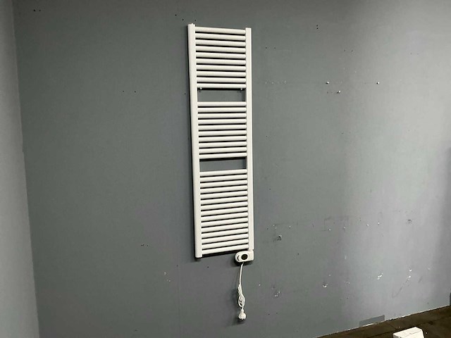 Selmo - musa plus - w-cl1-s-e - designradiator 40 x 141 cm - afbeelding 4 van  10