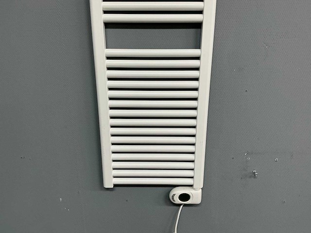 Selmo - musa plus - w-cl1-s-e - designradiator 40 x 141 cm - afbeelding 7 van  10